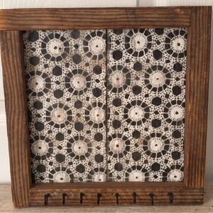 Doily patterned reclaimed wood key ring / jewelry holder. 11x11x2 White w/ Black